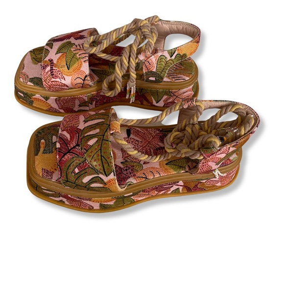 FARM Rio Summer Dream Pink & Orange Tropical Canvas Flatform Sandal. Size 8. New - Picture 2 of 8